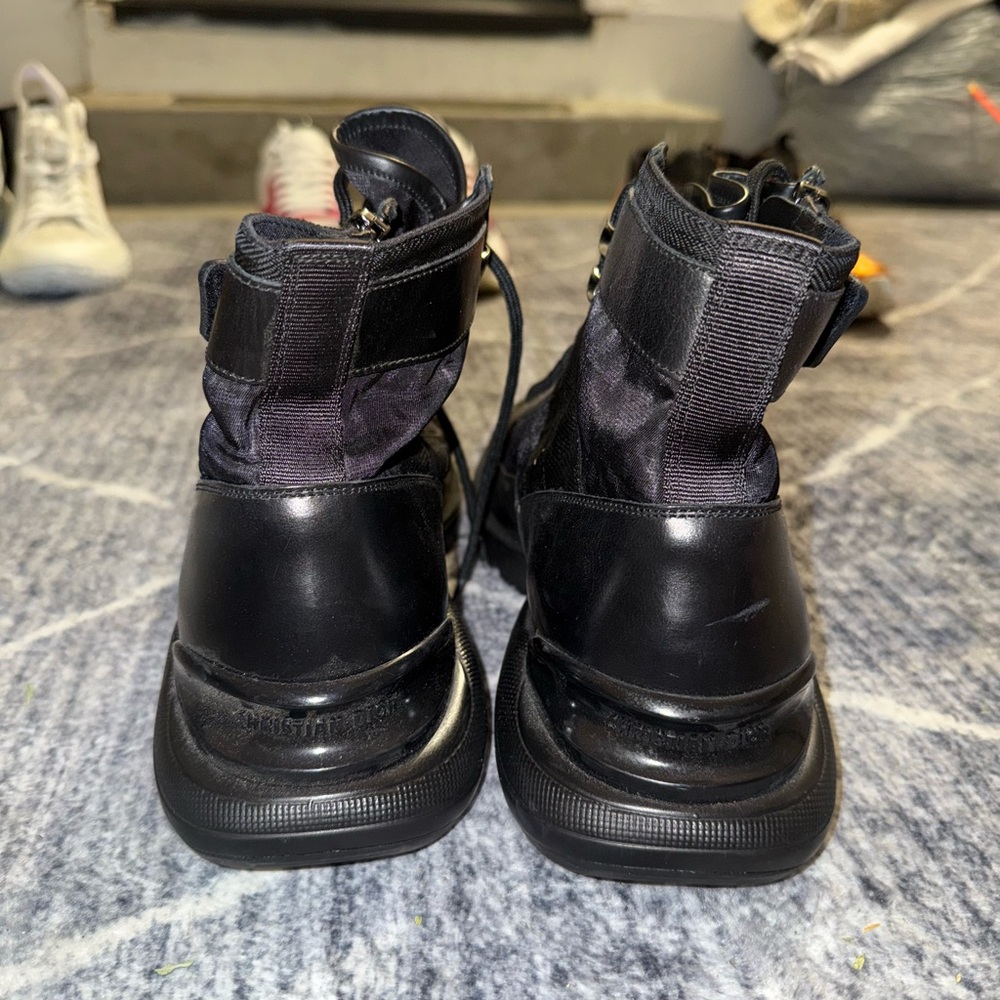 Dior Black Sneakers Sleek Minimalist Design - Picture 5 of 8